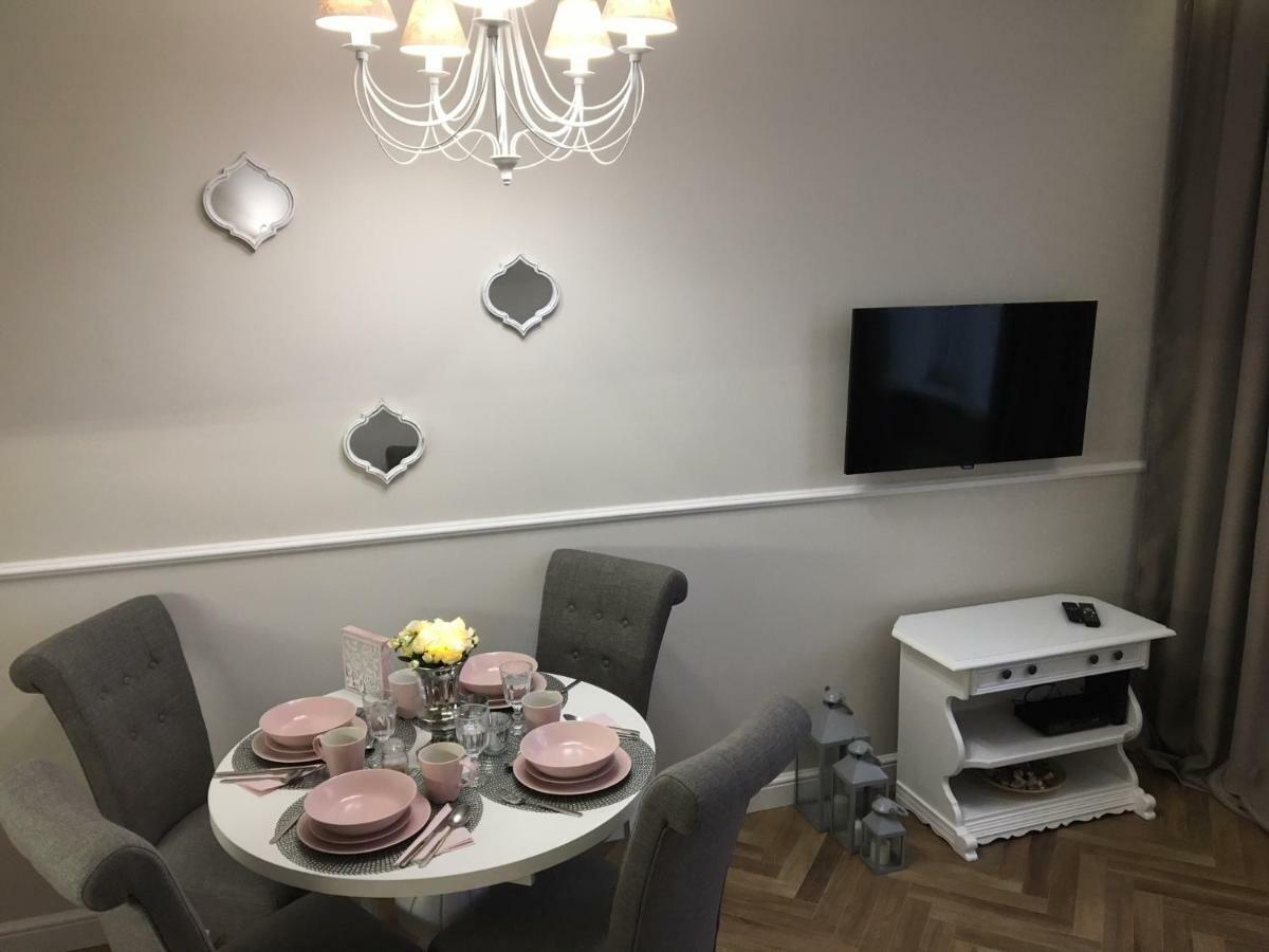 Family & Business Sauna Apartments Sienkiewicza No1 Centrum Plac Lliteratow- Piekny Apartament - 1 Bedroom With Private Sauna, Bath With Hydromassage, Parking Kielce Buitenkant foto