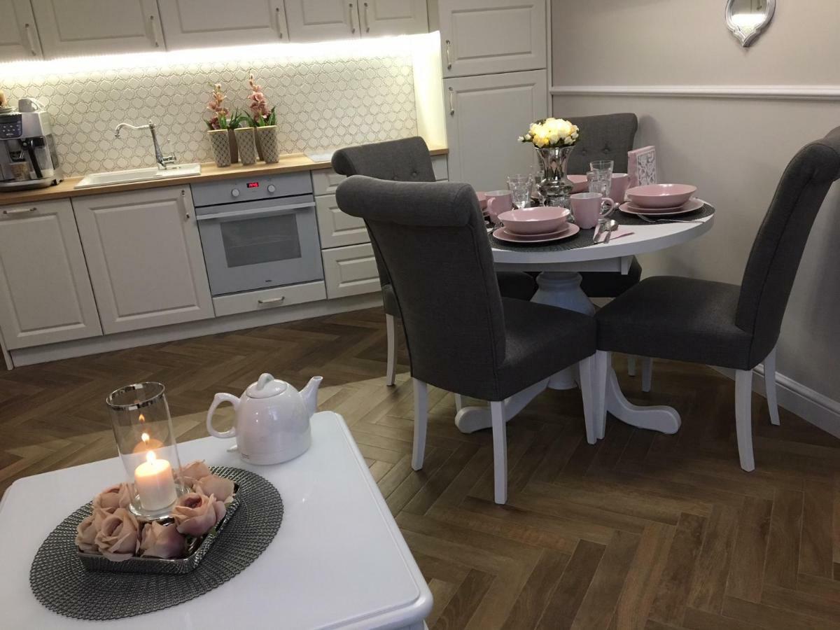 Family & Business Sauna Apartments Sienkiewicza No1 Centrum Plac Lliteratow- Piekny Apartament - 1 Bedroom With Private Sauna, Bath With Hydromassage, Parking Kielce Buitenkant foto